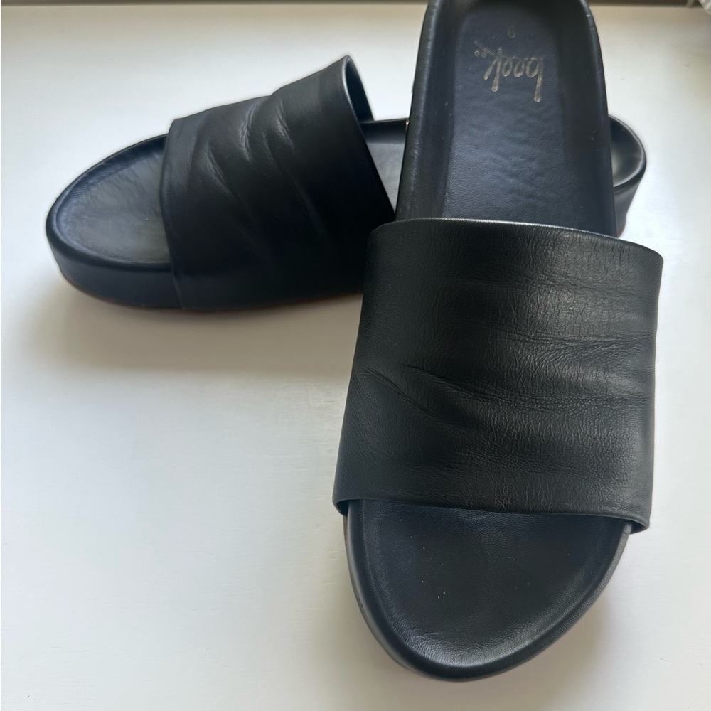 Been Pelican Leather Slide Sandals